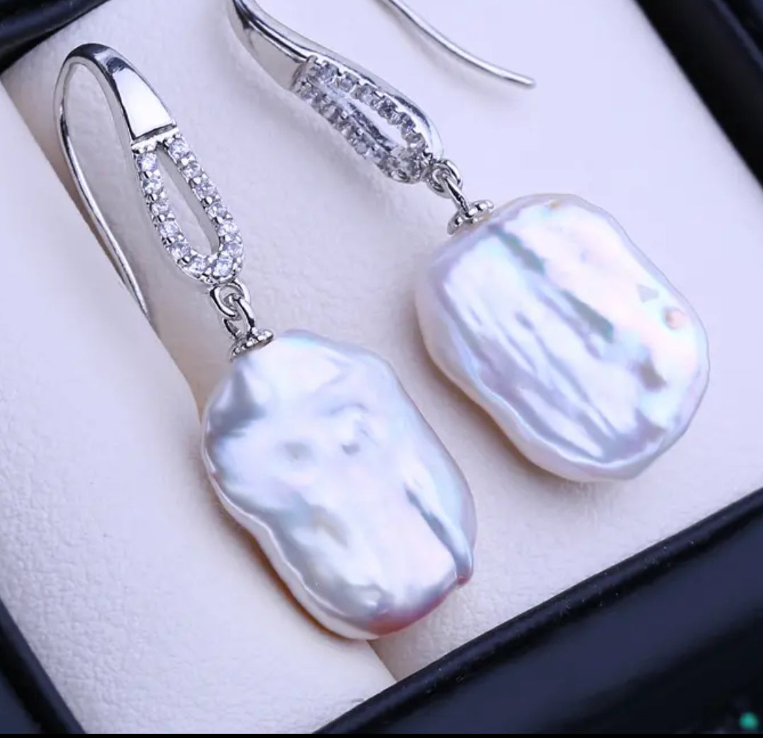 FW Pearl Swan Earrings